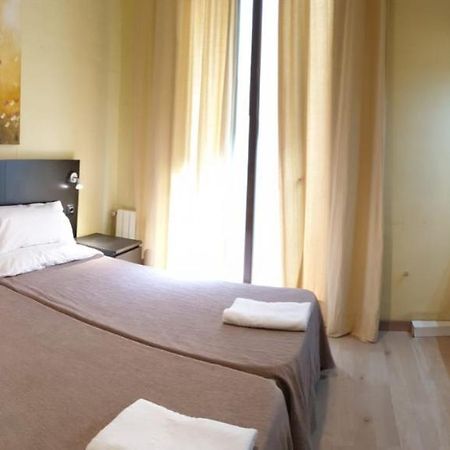 Hostal Baires Barcelona Buitenkant foto