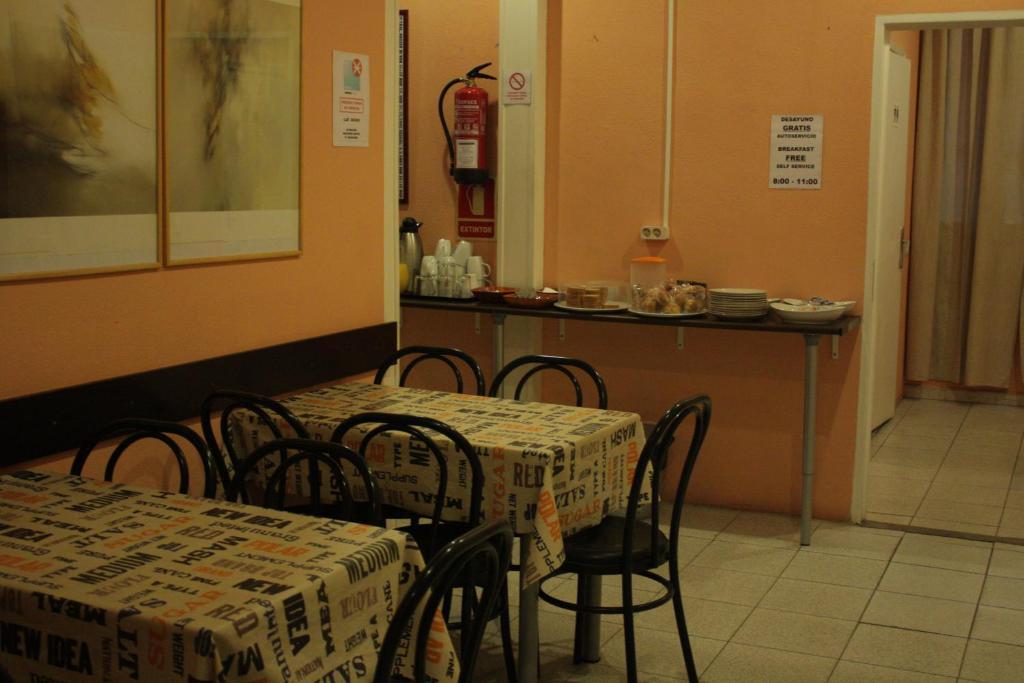 Hostal Baires Barcelona Buitenkant foto