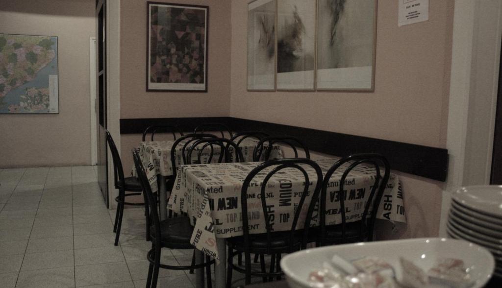 Hostal Baires Barcelona Buitenkant foto